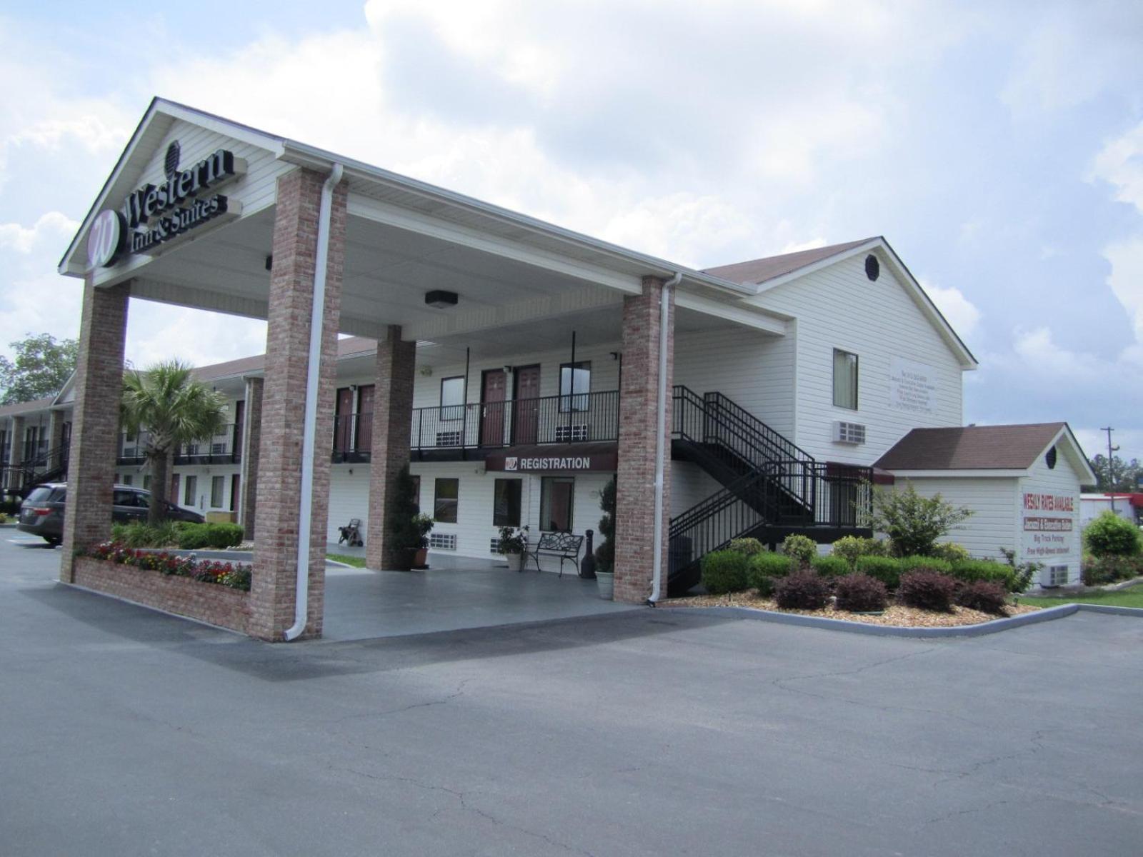 Western Inn & Suites Дъглас Екстериор снимка